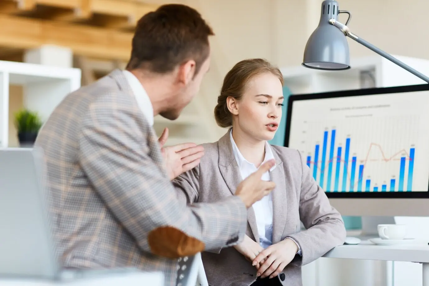 Пожалуйста, пришлите исходное описание, которое нужно перефразировать на русском.